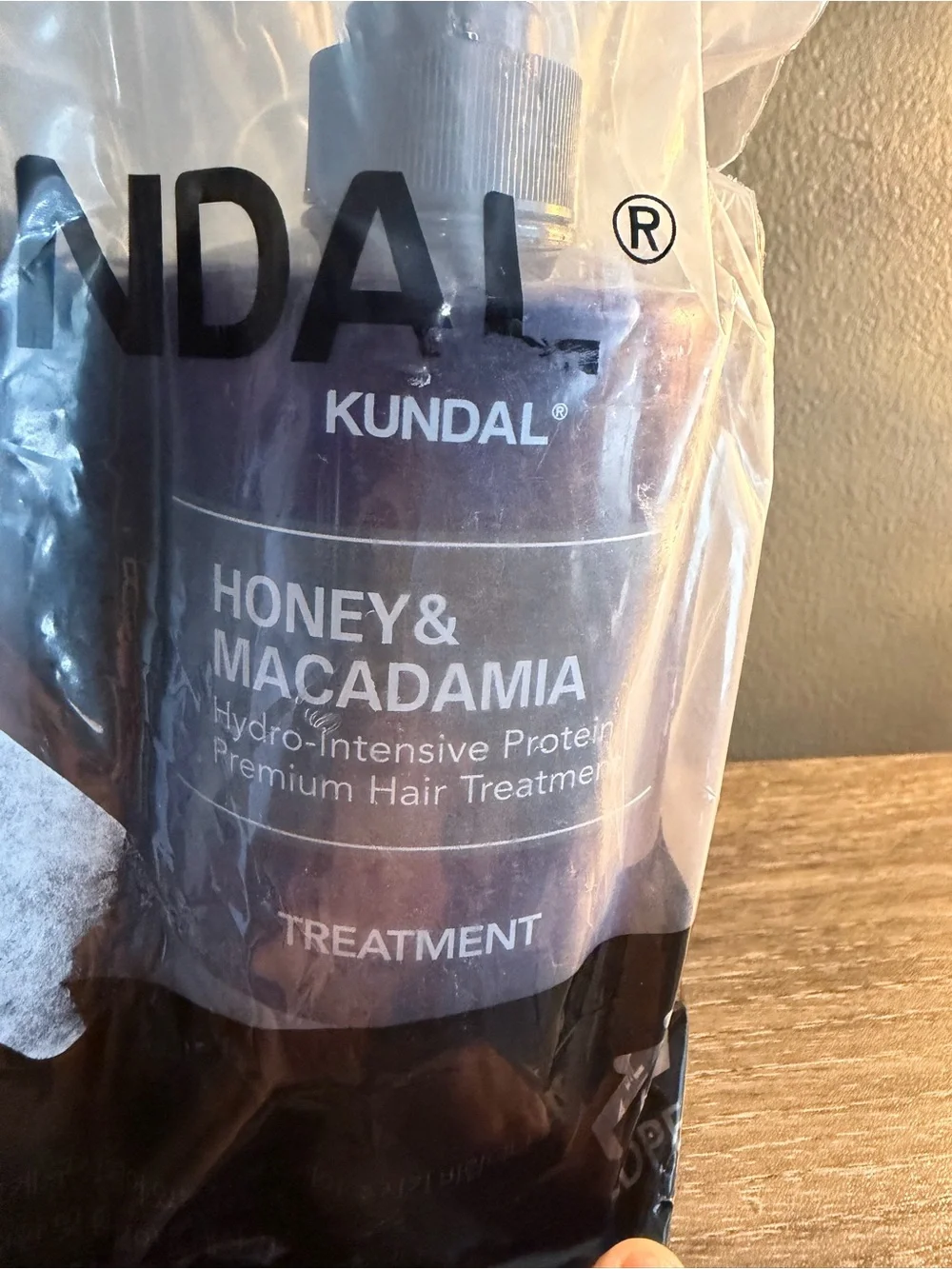 Kundal Honey & Macadamia Shampoo & Treatment Set